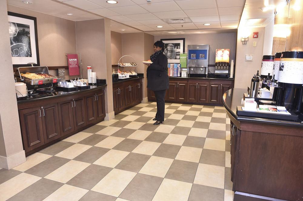 Hampton Inn & Suites Alexandria Buitenkant foto