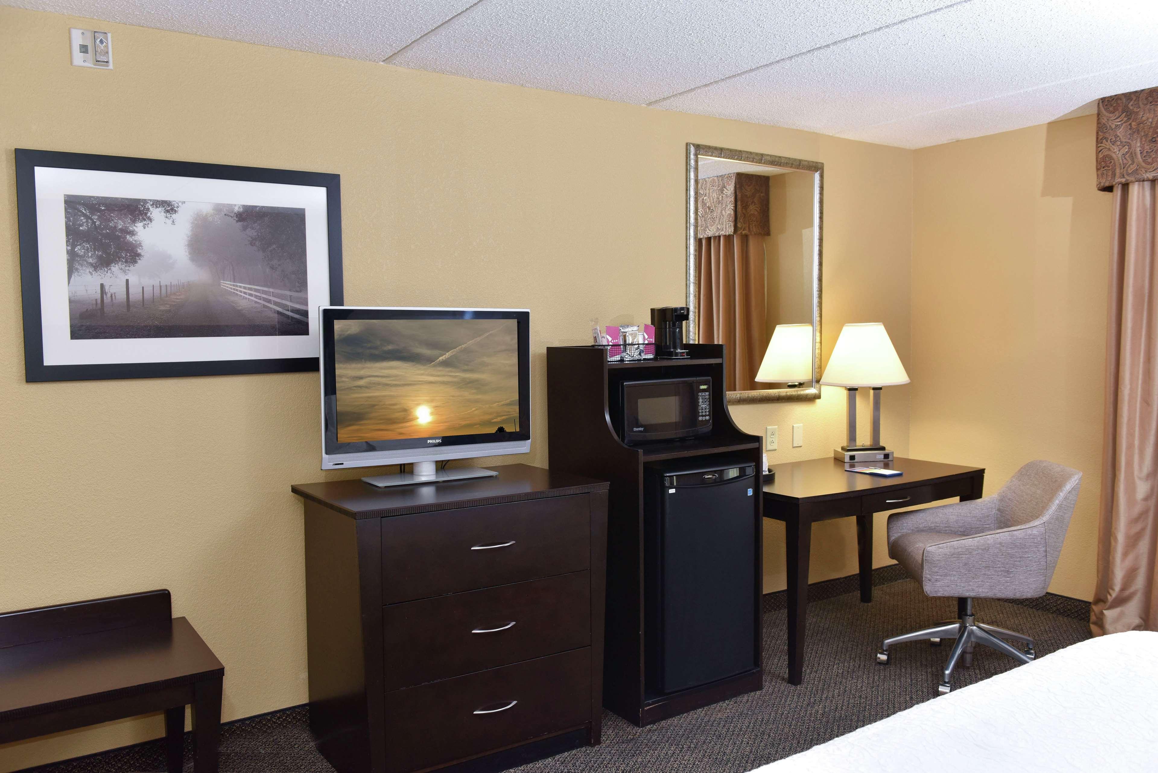 Hampton Inn & Suites Alexandria Buitenkant foto