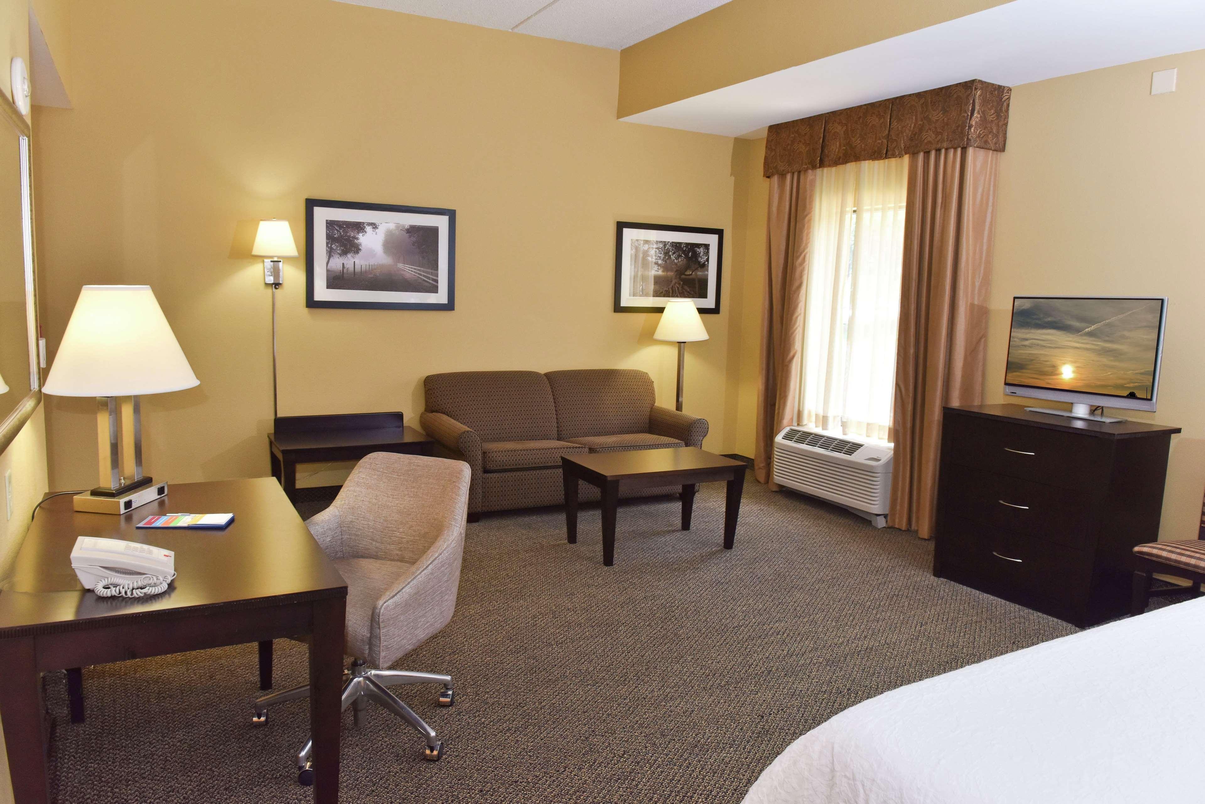 Hampton Inn & Suites Alexandria Buitenkant foto