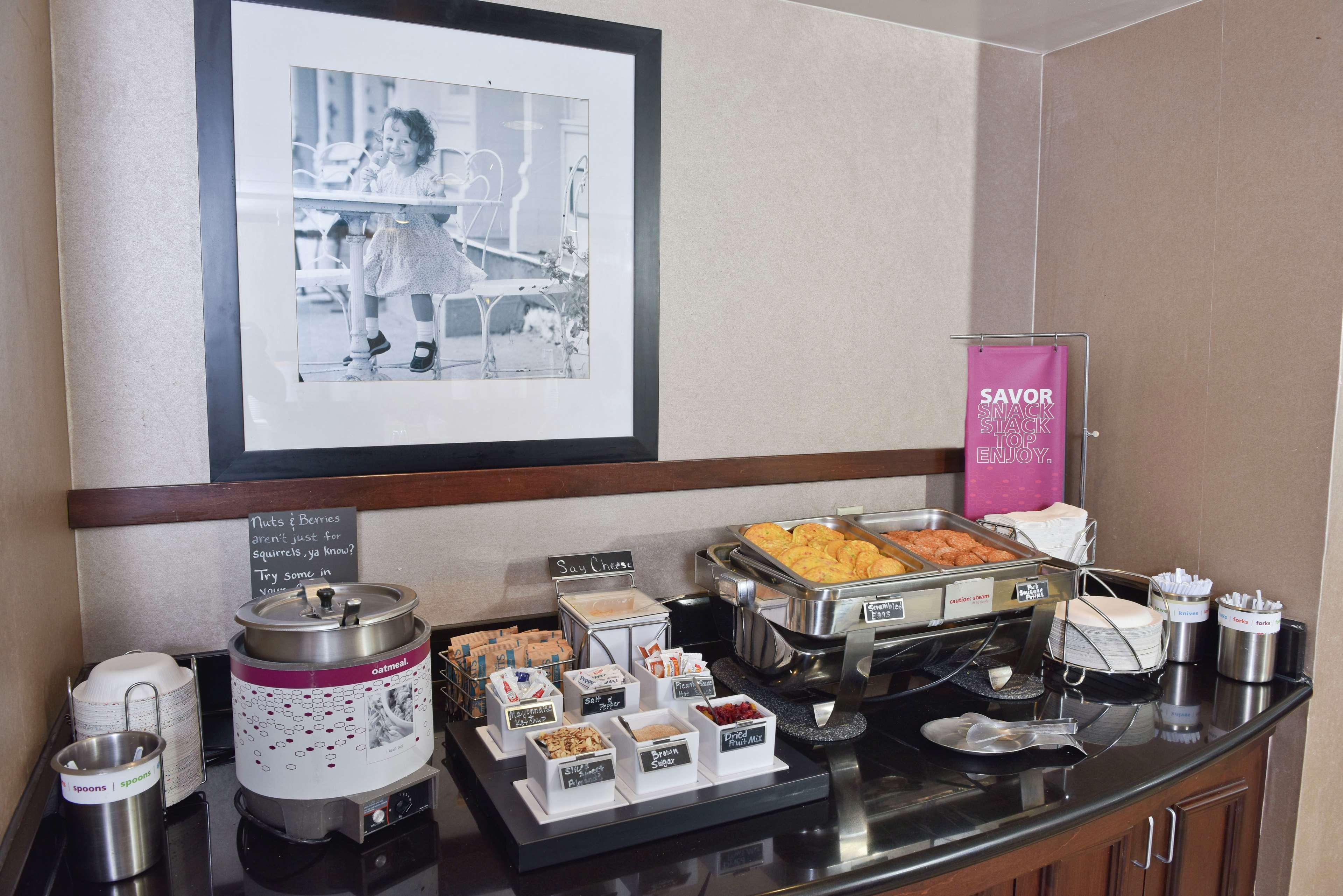 Hampton Inn & Suites Alexandria Buitenkant foto