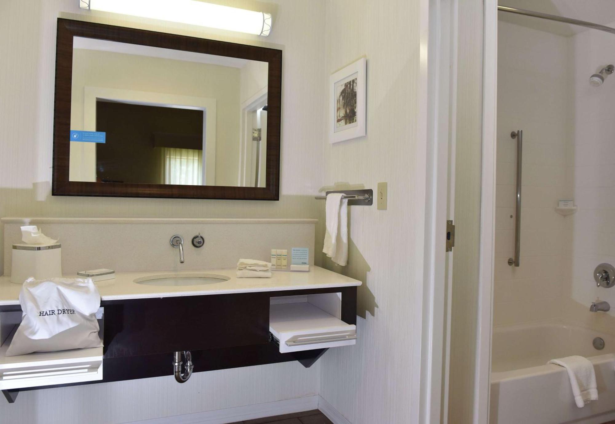 Hampton Inn & Suites Alexandria Buitenkant foto