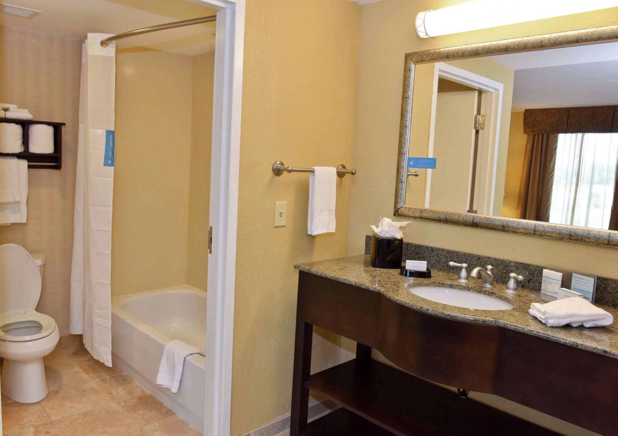 Hampton Inn & Suites Alexandria Buitenkant foto