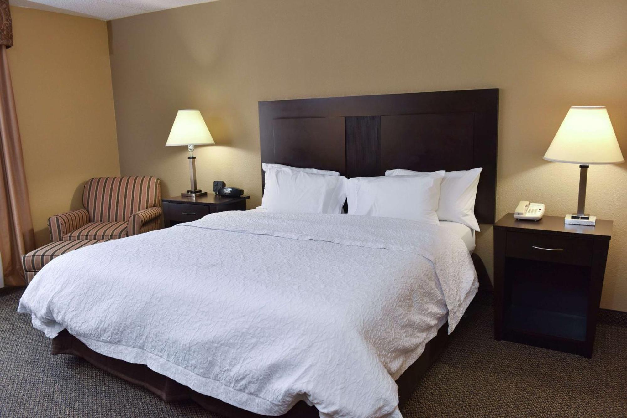 Hampton Inn & Suites Alexandria Buitenkant foto