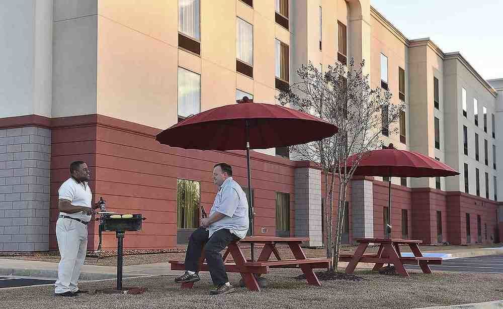 Hampton Inn & Suites Alexandria Buitenkant foto